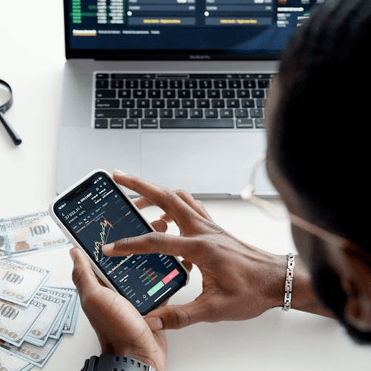 Frame Inomax Nx - Équipe d'experts en crypto-monnaies